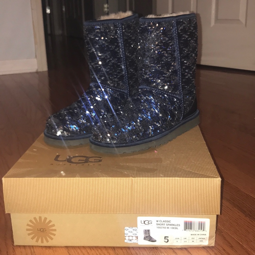 CLASSIC UGGS SHORT SPARKLES